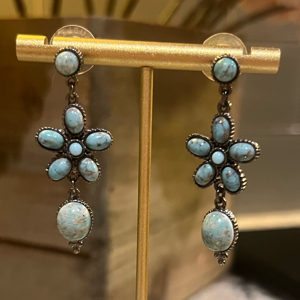 Turquoise flower dangle 3 tier earrings stud backing hangs 2” 0.75” wide jewelry - Picture 9 of 10